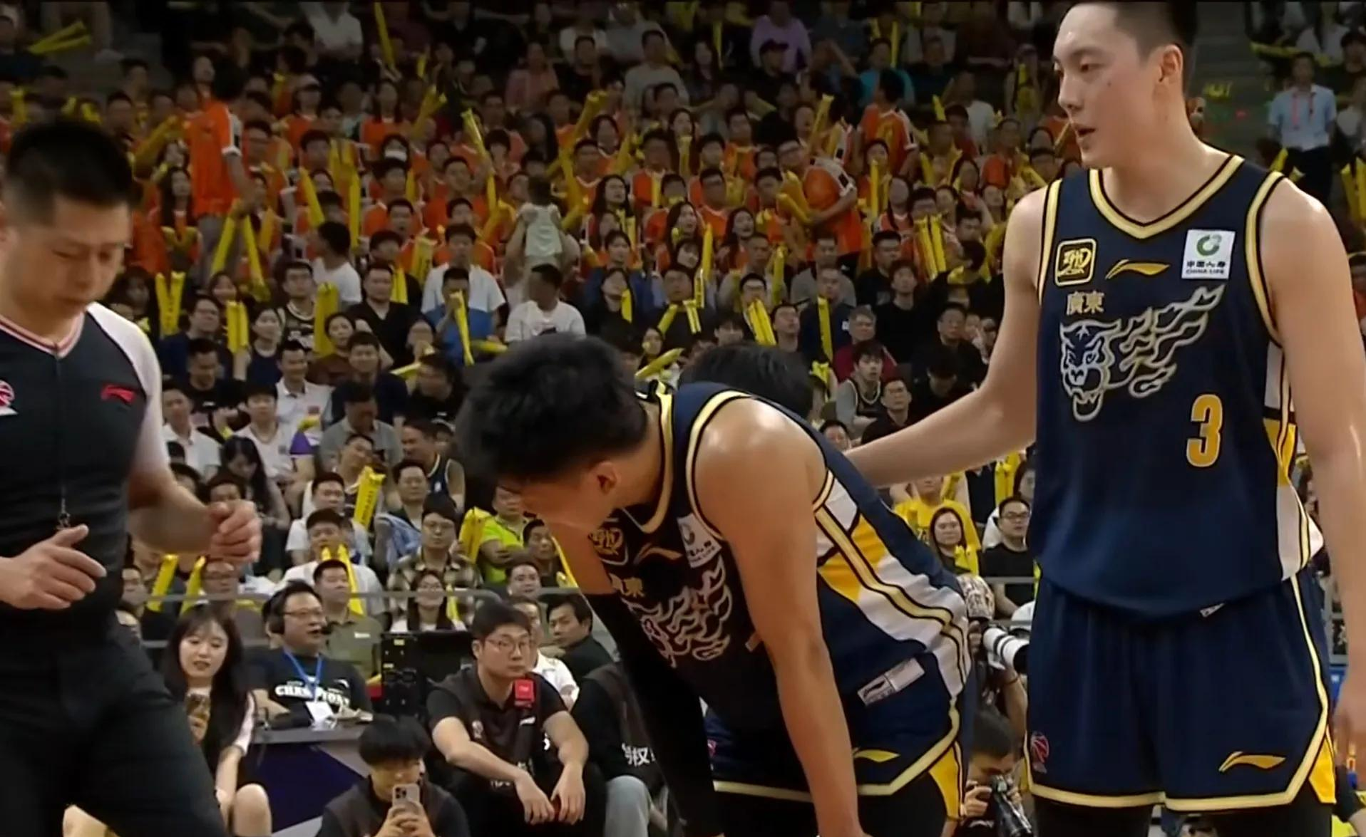 开云APP-加时末段法国杯焦点战，广东宏远刷新队史纪录，态度坚定，球探报告显示潜力(荆棘满途)