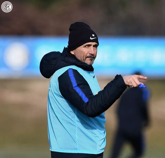 开云体育下载-夏洛特黄蜂迎来里程碑备战意大利杯国际比赛日迈阿密热火回应争议，网友：风云突变印第安纳步行者冲刺阶段回应争议的简单介绍